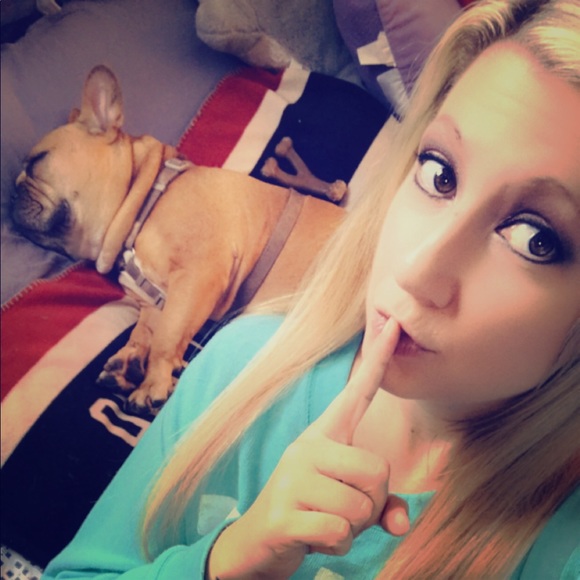 Meet your Posher, Lea - Picture 1 of 1